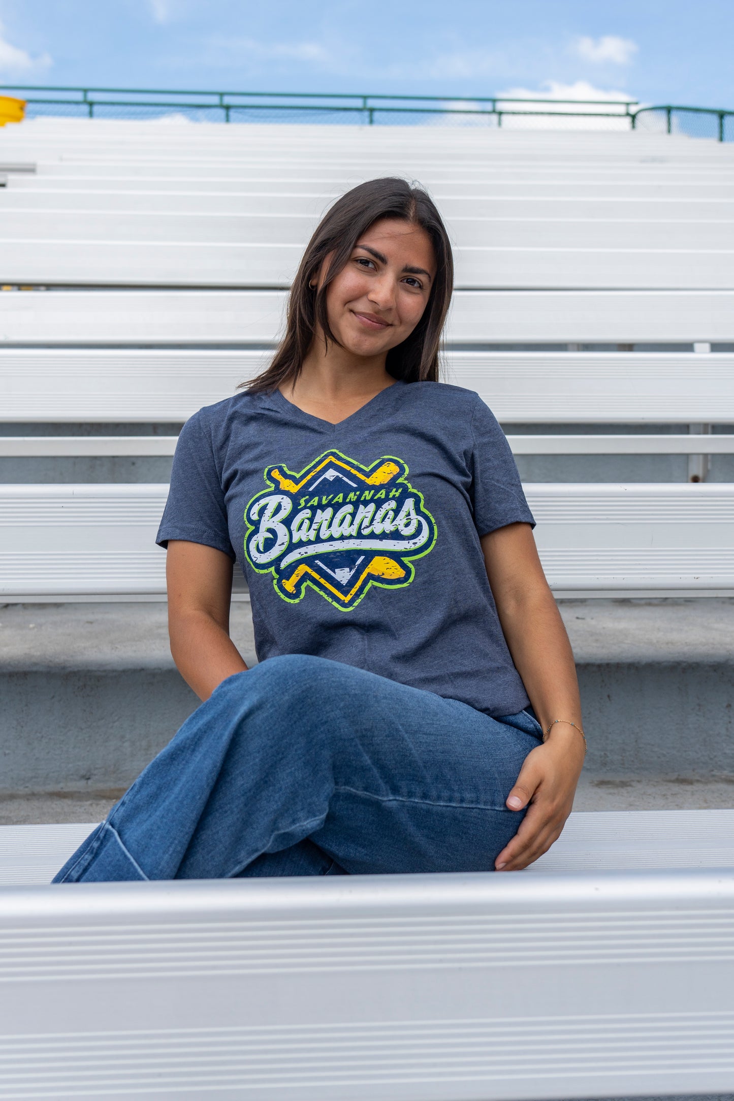 WOMEN'S Bananas Diamond Logo V-Neck - Navy