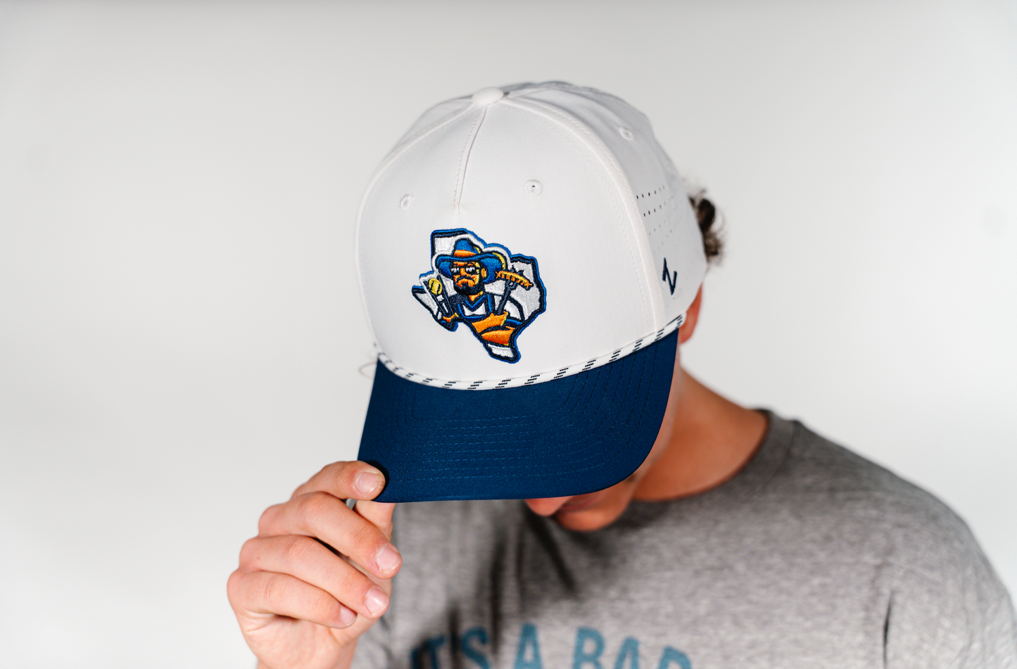 Tailgaters Zephyr Pitmaster Adjustable Rope Hat - White