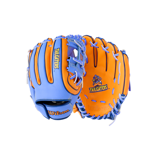 YOUTH Tailgaters 2026 A450 Wilson Glove