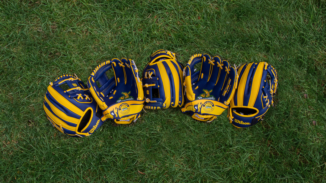 YOUTH Bananas A200 Tee Ball Glove Banana Ball